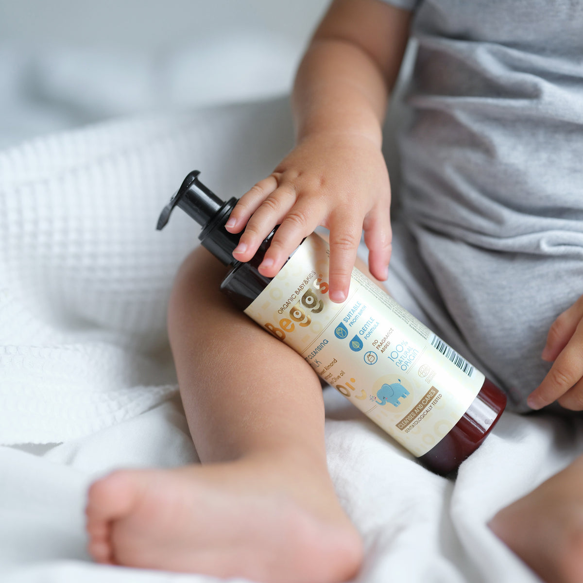 Mleczko oczyszczające dolne partie ciała Beggs (200 ml)*